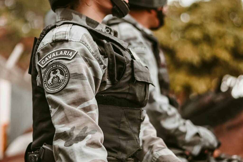 Explorando a diferença entre as polícias civil e militar