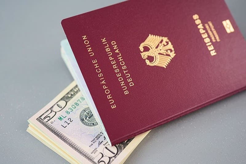 Como morar legalmente na Europa Sworn