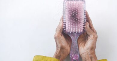 Entenda as Principais Causas da Queda de Cabelo Pós-Estresse